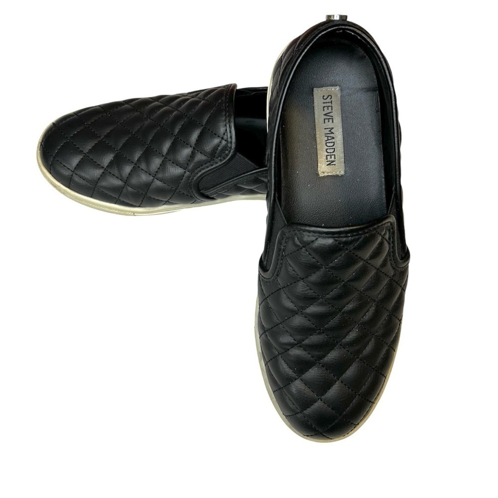 Steve Madden Black Quilted Slip-On Shoes. Size 8.5